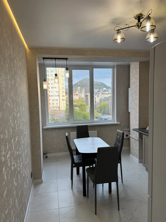 Уютная новая квартира с видом на горы