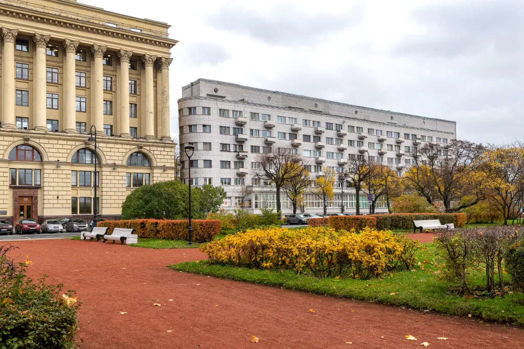 Квартира с видом на Петропавловский собор