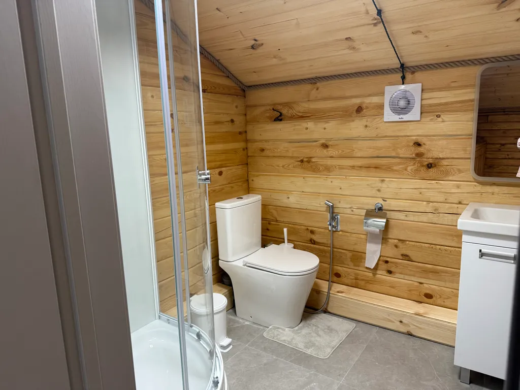 Сказочный двухэтажный коттедж в Терсколе - ваше окно в горное чудо