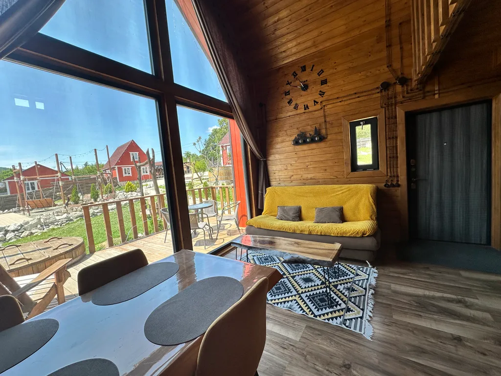 Барнхаус Black