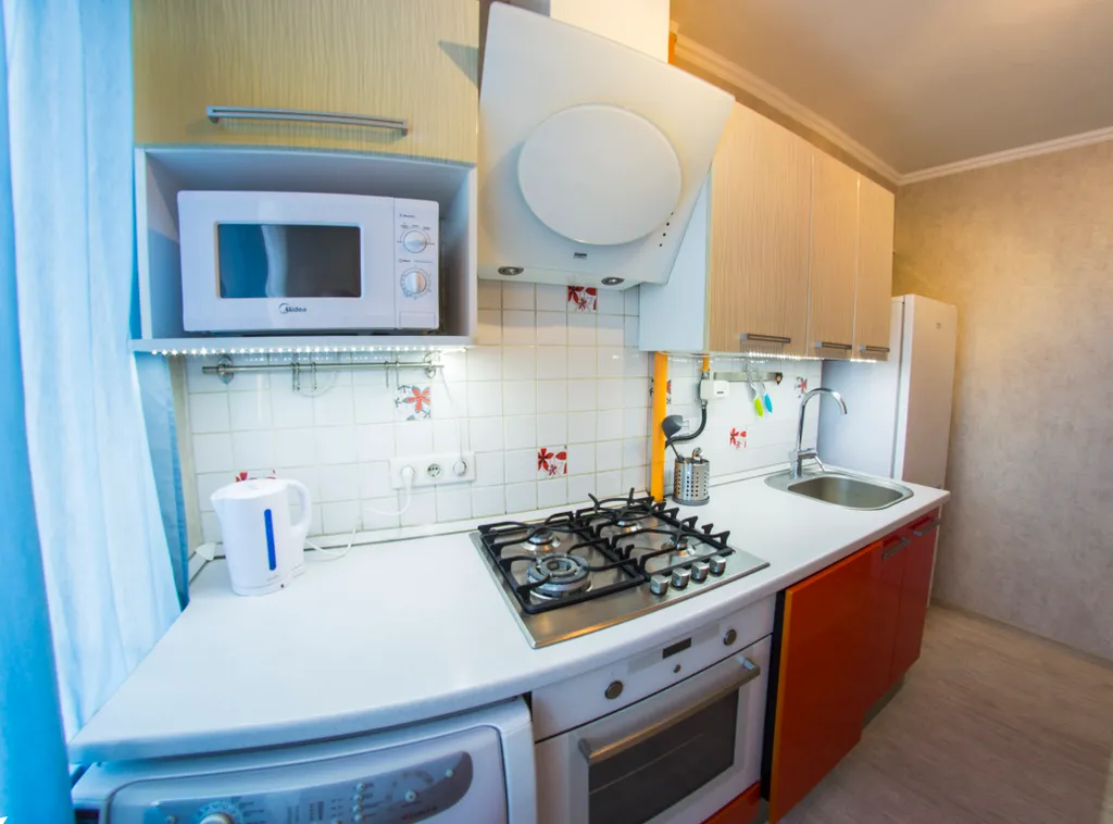 Квартира Уютная квартира с подсветкой рядом с парком — Омск