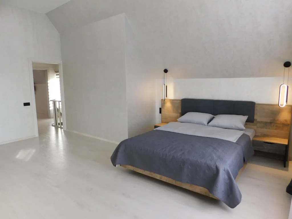 Двух этажный дом, в тихом районе