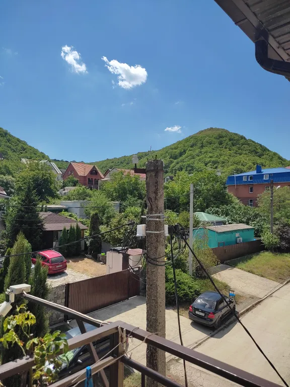 Семейная уютная комната, с балконом