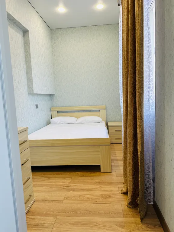 Квартира 3-комнатная квартира с новым ремонтом, в центре города — Гагра