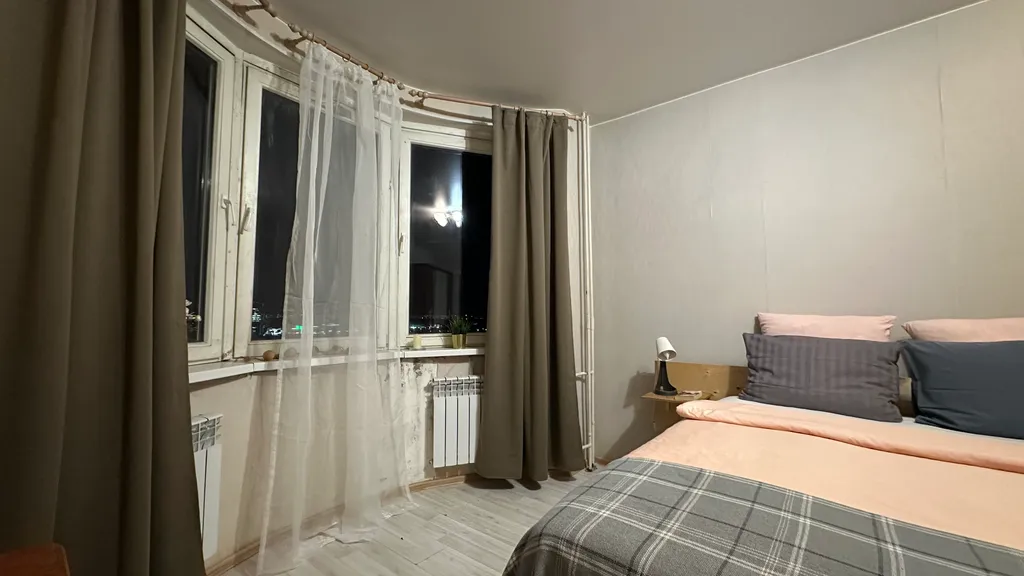 Простая однушка с видом на лес