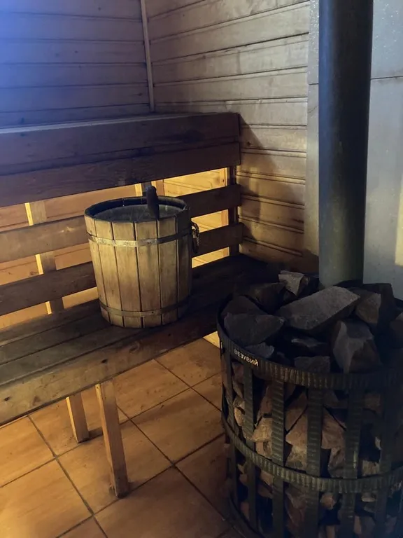 Уютный двухэтажный дом с баней