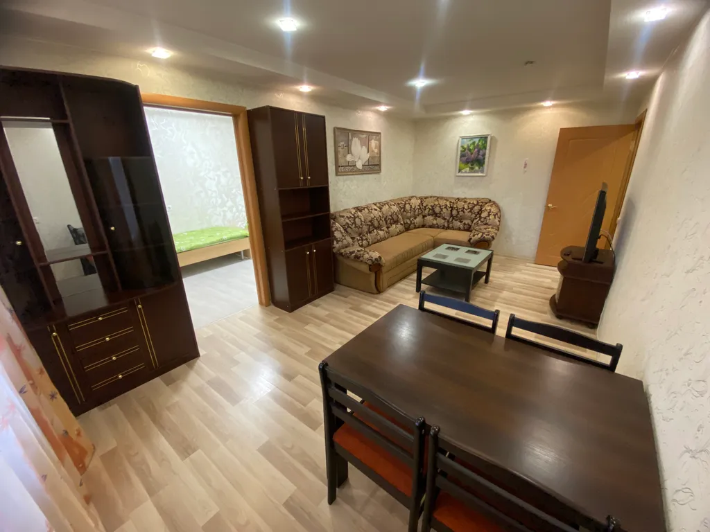 Квартира 3-комнатная квартира — Гатчина