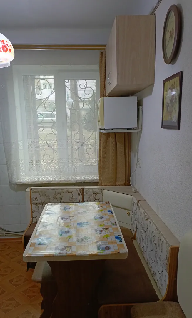 Кухня с уголком и СВЧ печью