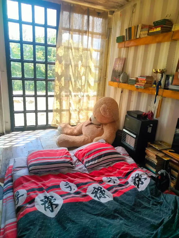 Квартира AirBed на веранде творческой дачи из морских контейнеров — аренда посуточно в Хоста