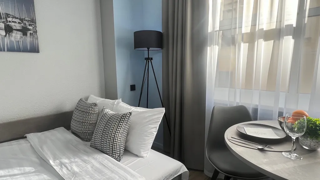 Апартаменты у Часовой башни голубые