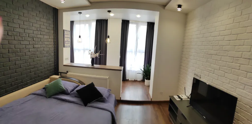 Квартира-студия с дизайнерским ремонтом рядом с центром города