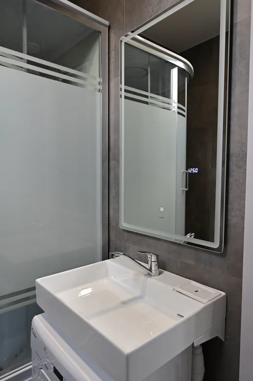 Уютный загородный дом на берегу озера