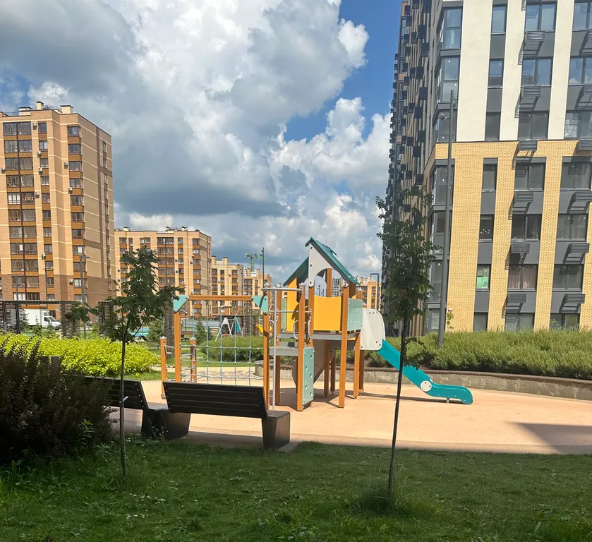 Прекрасная стильная квартира Инь янь