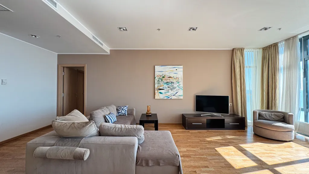 Апартамент 3-х спальный с балконами и панорамой моря