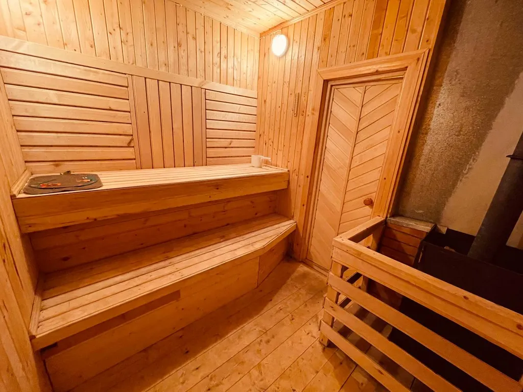 Дом на берегу реки Волга