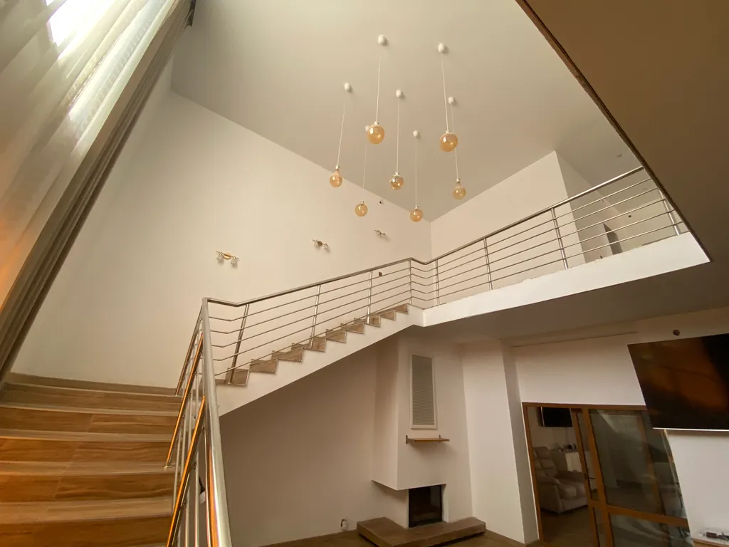 Огромный дом у парка Галицкого