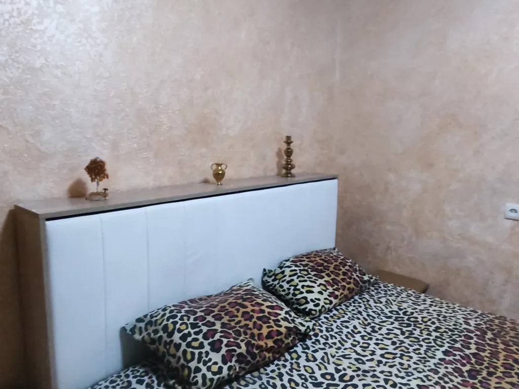 Коттедж с гаражом и двориком