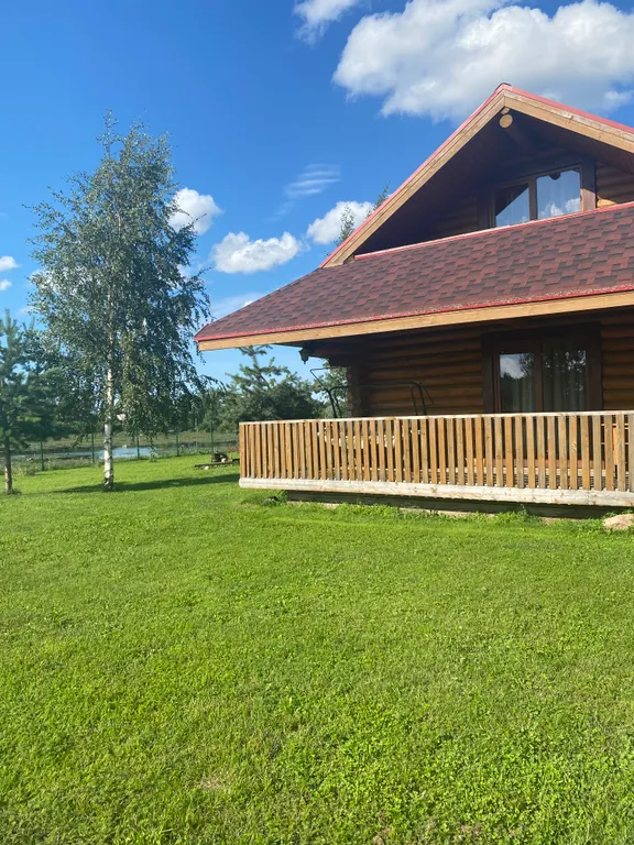 Дом с баней на берегу озера