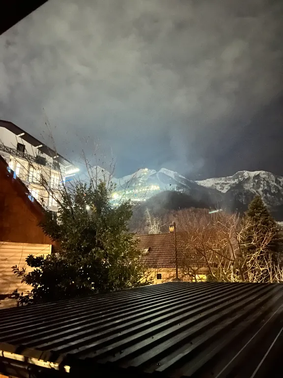 Дом Луна с домашним кинотеатром и Алисой в 7 минутах от подъемника 1