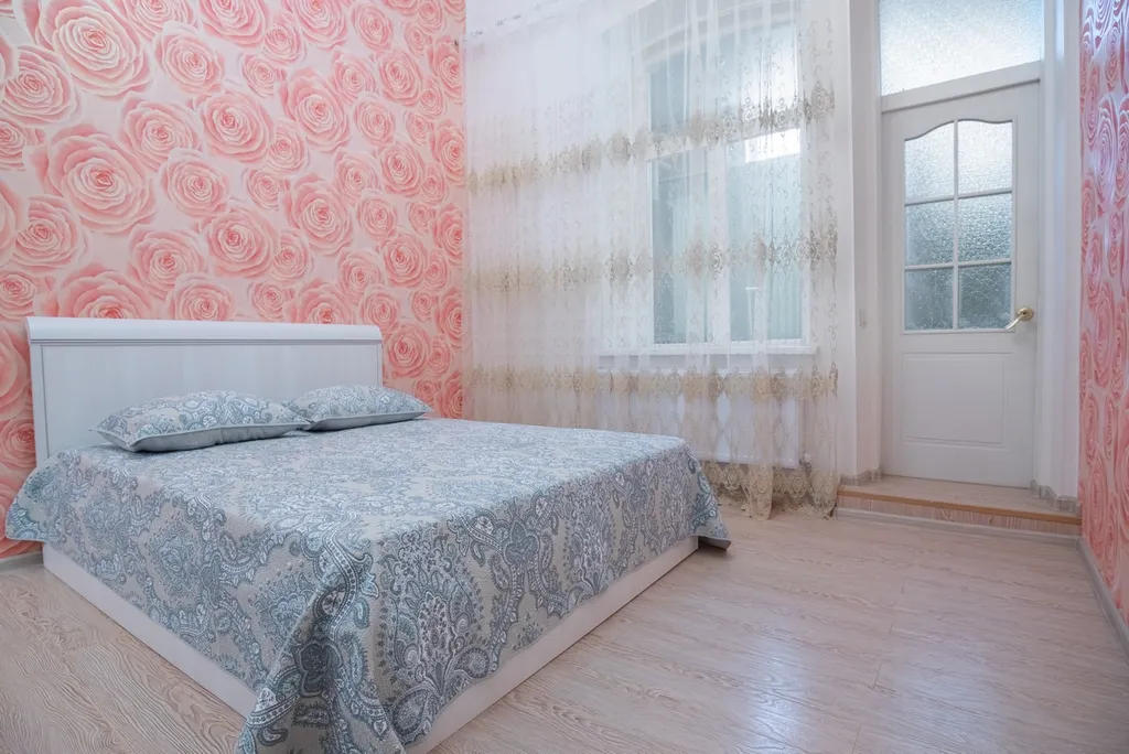 Ассоль 2-комнатный домик с кухней у Парка и Цветник