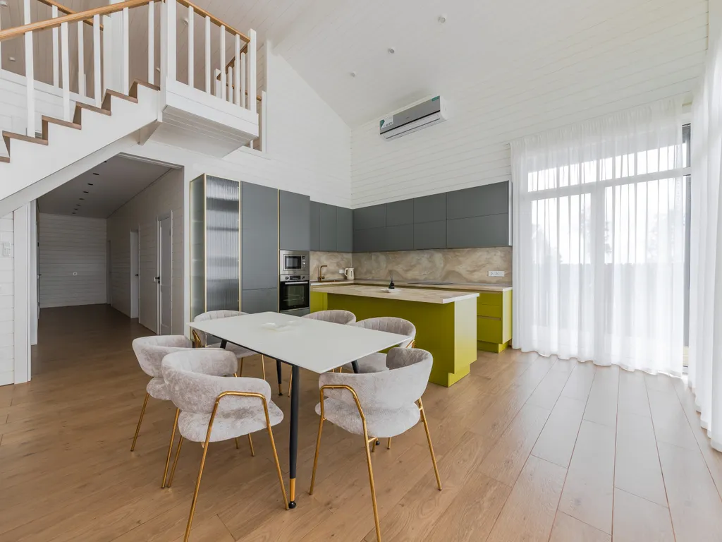 Коттедж на берегу озера