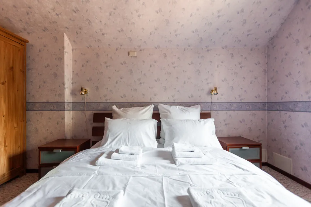 Загородный дом с бассейном, сауной и собственным лесом на участке