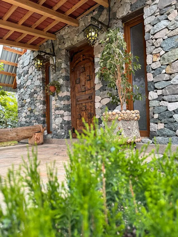 Каменный дом шале