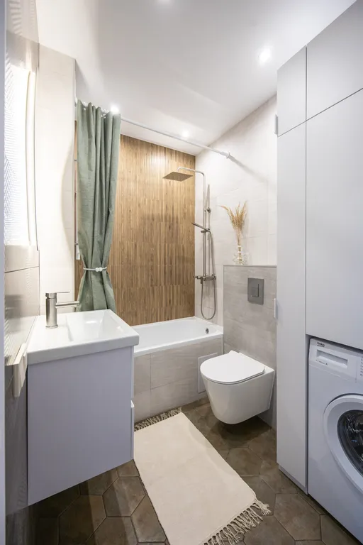 Студия в сосновом лесу у моря