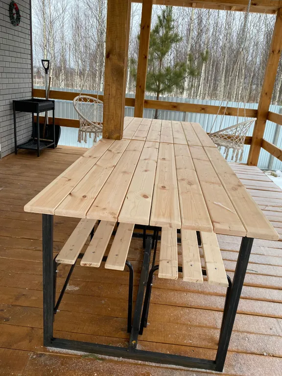 Дом с большой верандой