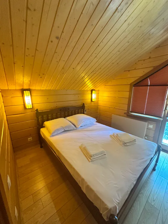 Деревянный дом с приватной территорией