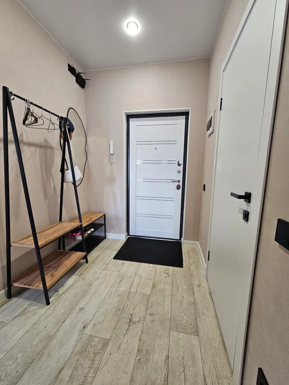 Дизайнерская квартира с посудомоечной машиной и в 10 минутах от центра