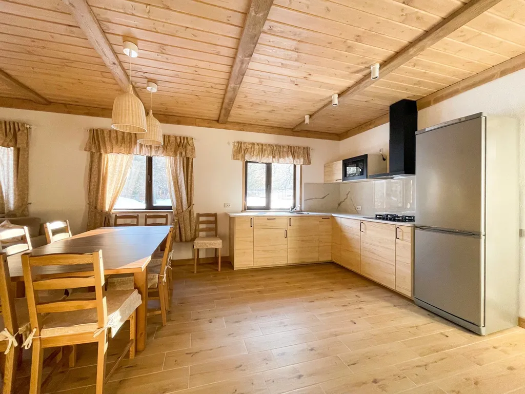 4-комнатный Дом