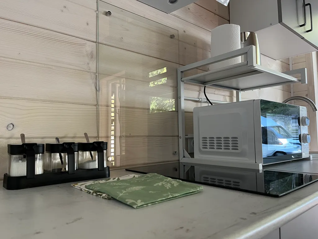 Дом у скалы