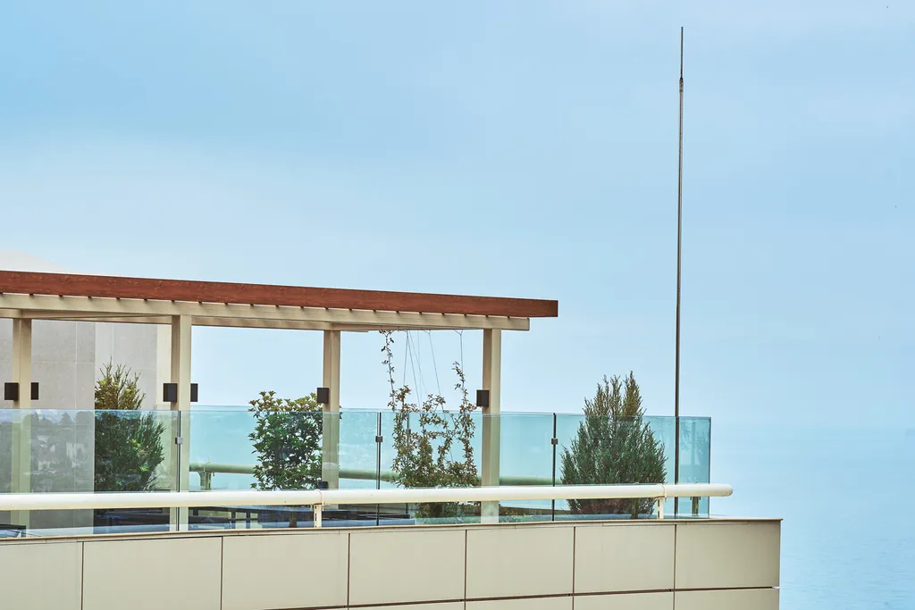 Метрополь ЛаМар (3-х комн люкс) апартаменты с балконом и бассейном на