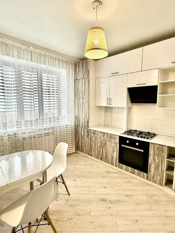 Уютная квартира в самом сердце Ейска с видом на пруд, в 15 минутах от Каменки — аренда посуточно в Ейск