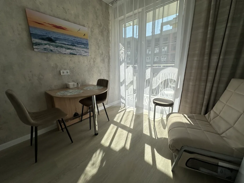 Светлая просторная современная квартира в ЖК Флора — аренда посуточно в Кудепста