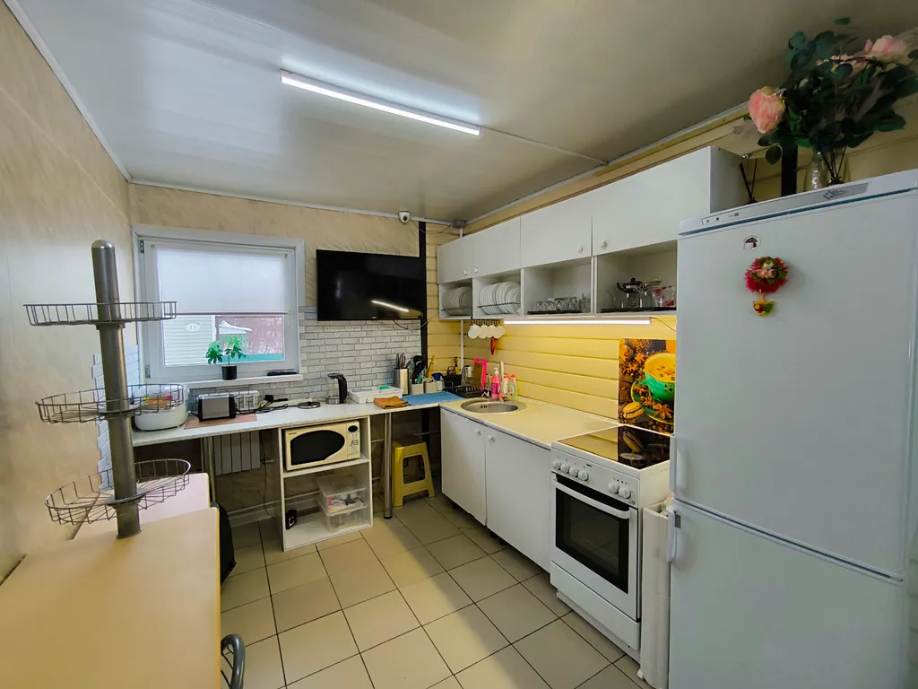 Комфортабельный 2-этажный дом с панорамным остеклением и русской баней