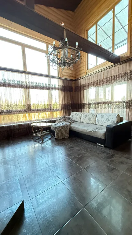 Уютный дом на берегу озера