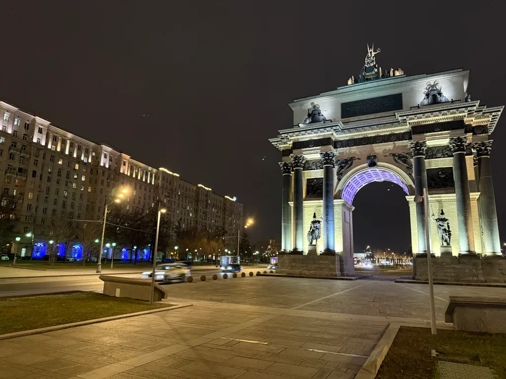 Квартира 1-комнатная квартира в сталинском доме с кроватью king size — Москва