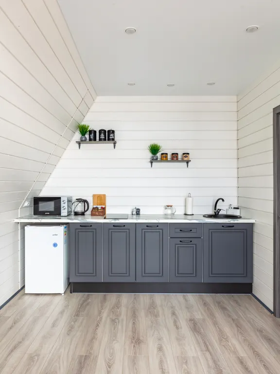 Уютный домик на берегу озера