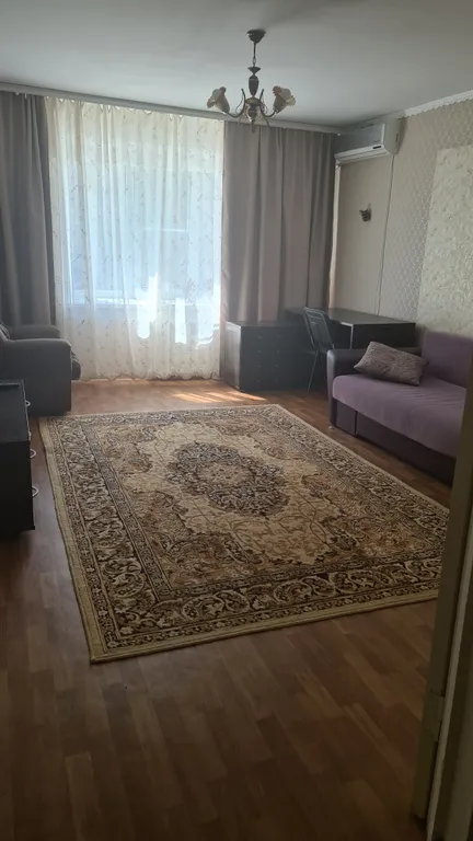 Рядом с центром