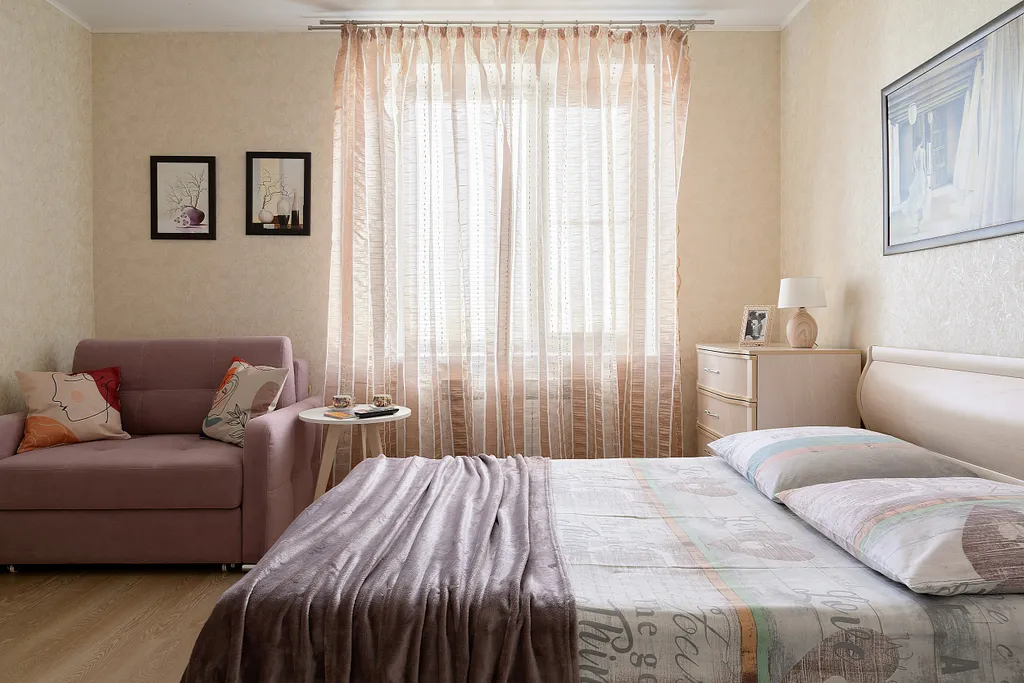 Современная двухкомнатная квартира с изолированными комнатами в центре