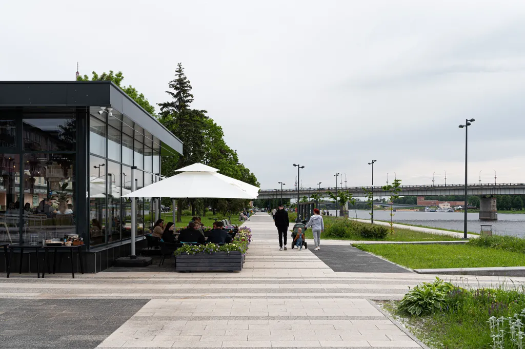 Трёхкомнатная квартира на набережной в центре Великого Новгорода