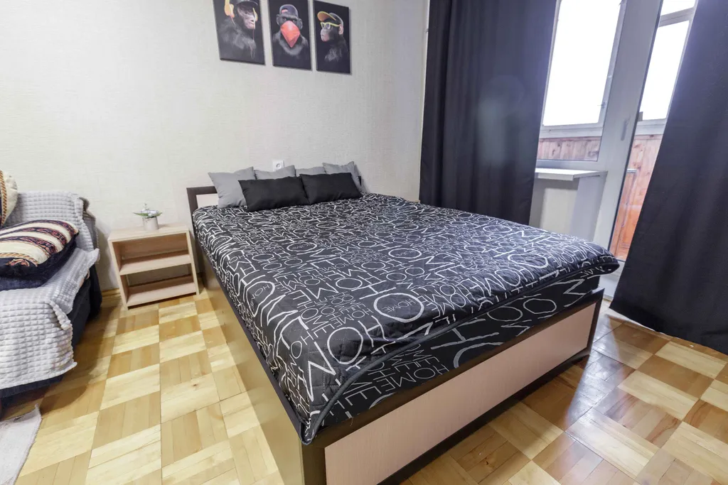 Двухкомнатная квартира в центре города напротив Академии Спорта СГУС