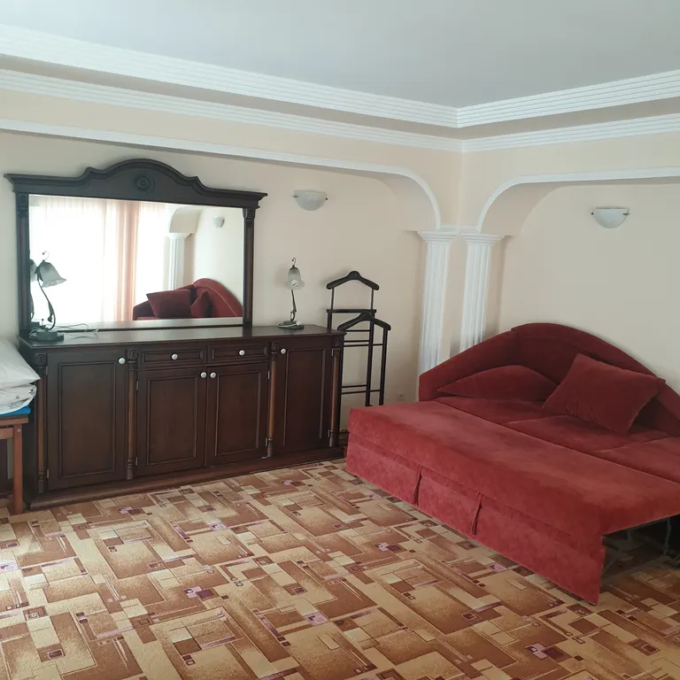 Уютный элленг с двориком Счастье на набережной Чёрного моря для двоих