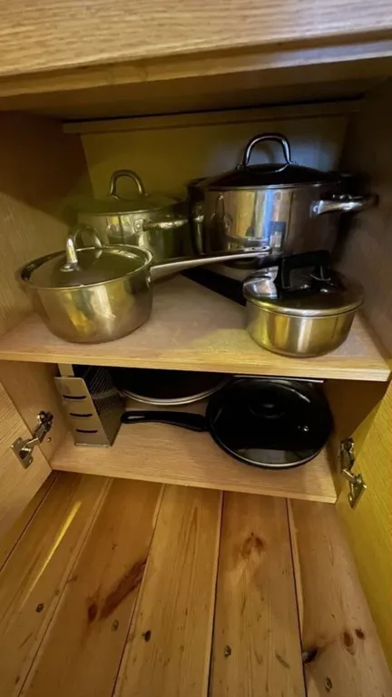 Домик на берегу Оки на территории сельской усадьбы Варежка