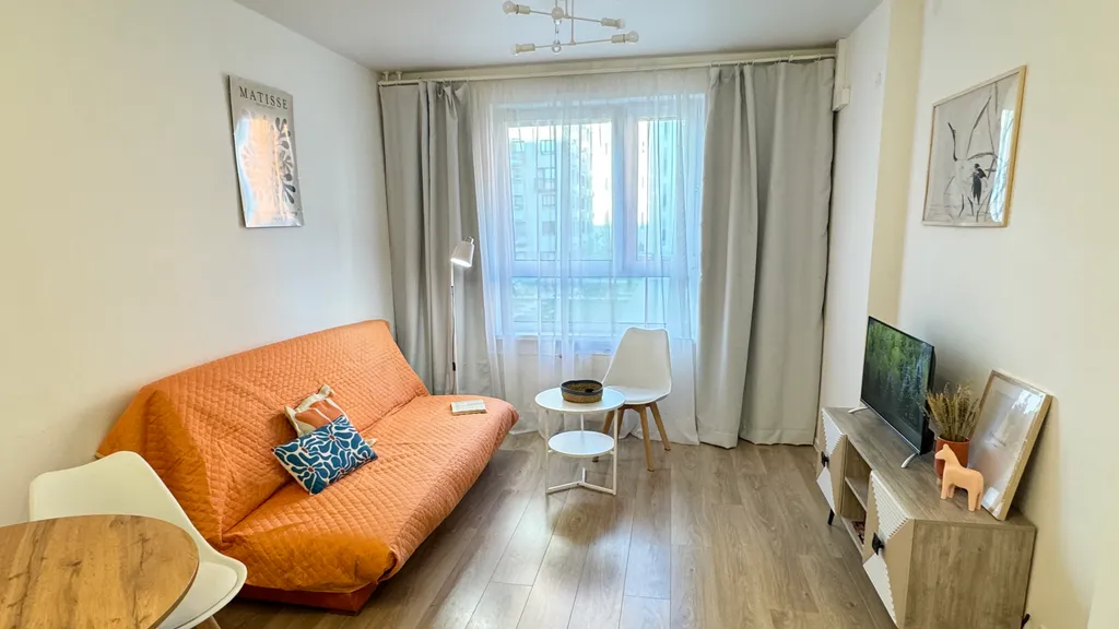 Интеллигентная квартира рядом с Цыба