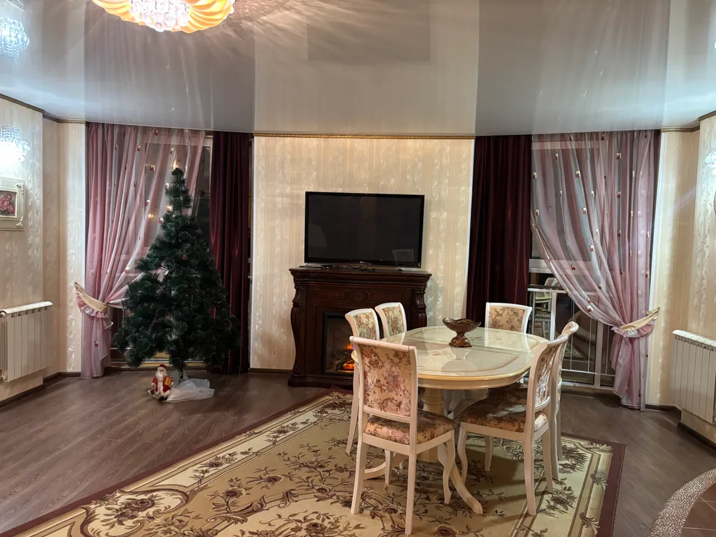 Двухкомнатная квартира на берегу озера Большой Еланчик