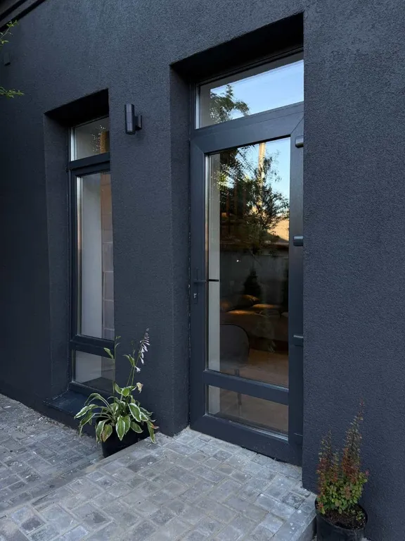 Дом с дизайнерским ремонтом, террасой, баней, мангалом