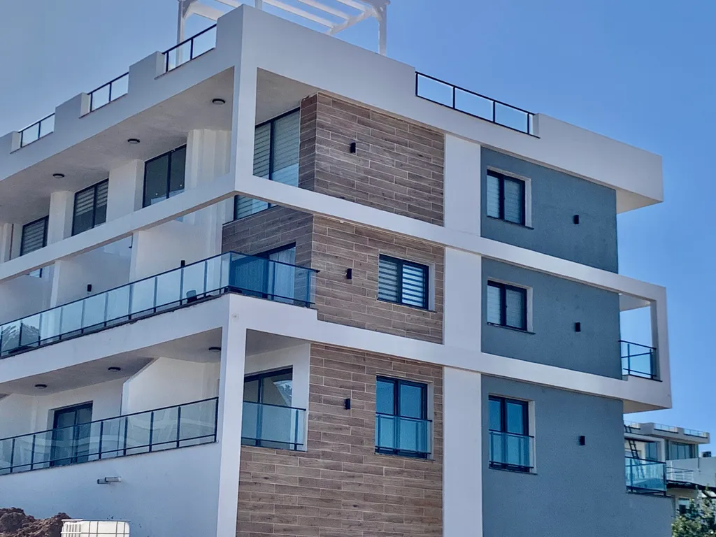 Апартаменты в современном комплексе рядом с морем